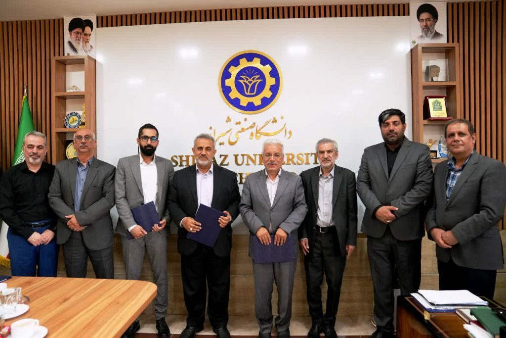 عقد قرارداد اجرای سامانه رهآوا برای نظارت بر بازار مرغ استان فارس